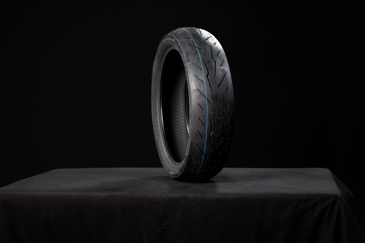SVkv6W1pMw_pirelli rear.jpg
